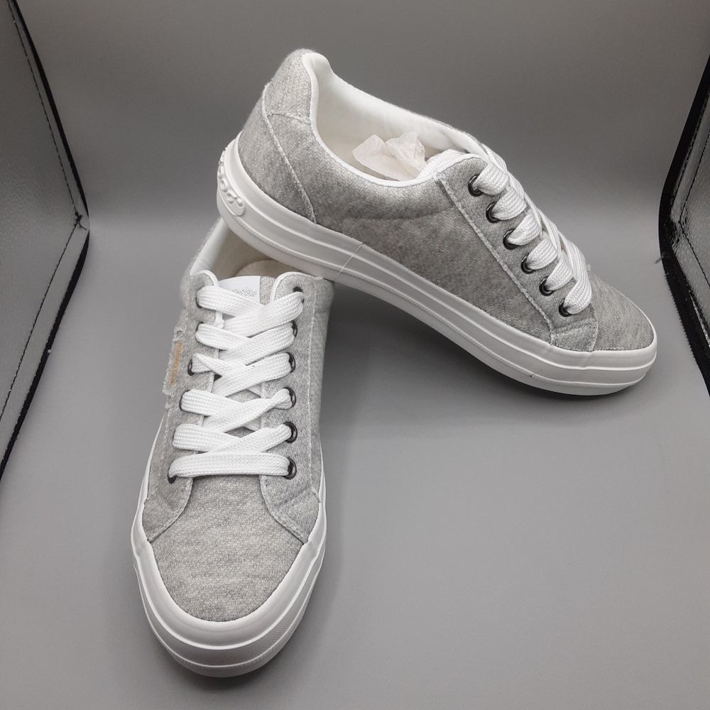 HOST PICK 🎉Rocket Dog Sneakers new - Picture 2 of 9